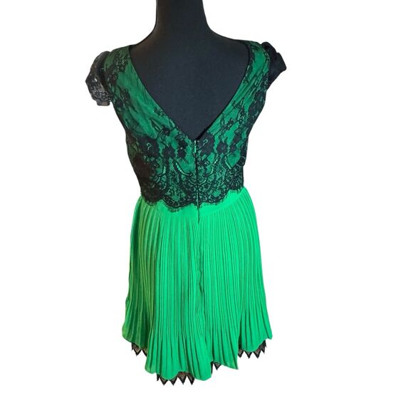 REVIEW Dress Size 10 Lace Overlay Pleated Formal Dress Tea Length Green Black - Picture 7 of 14